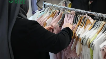Bağcılar’da Bağ-Kartlı Ailelere Hayır Çarşısı Desteği! İhtiyaçlarını Puanlarla Karşılıyorlar
