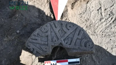 'Hz. Muhammed' isminin yer aldığı Selçuklu taşı bulundu