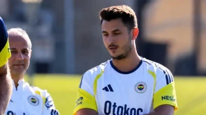 Başlık: İsmail Kartal’ın Oğlu Emre Kartal: Futbol Dünyasının Yükselen Yıldızıİçerik: Emre Kartal, tanınmış teknik direktör İsmail Kartal’ın oğlu olarak futbol camiasında adını duyuruyor. Genç yetenek, hem babasının mirasını taşırken hem de kendi kariyerine yön vermeye çalışıyor. Spor dünyasında ilerleyen Emre’nin yetenekleri ve geleceğe dair hedefleri merak konusu. Kariyerine dair detaylar ve hakkında bilinmesi gerekenler bu haberde.