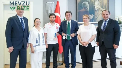 Başkan Kaya, Akdeniz Oyunları'nda Başarılar Elde Eden Buğra Selimzade'yi Misafir Etti