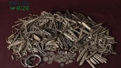 Bahçesinde veranda yapacaktı! Toprağın altından Viking hazinesi çıktı
