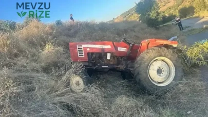 Manisa'da devrilen traktörün altında kalan sürücü hayatını kaybetti
