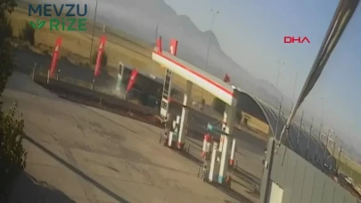 Kayseri'de durakta bekleyen yolcu otobüsüne minibüs çarptı