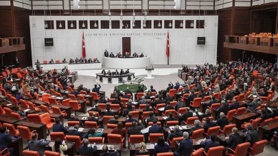 Meclis'ten Zorunlu Din Dersleri Üzerine Araştırma Önergesi: Eğitimdeki Dini İçerik Tartışmaları Başlatıldı!