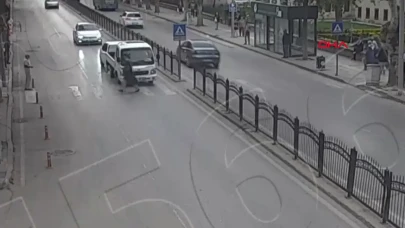 Amasya'daki yaya geçidinde meydana gelen kaza güvenlik kameralarına yansıdı!