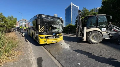 Beşiktaş’ta Feci Kaza! İETT Otobüsü İş Makinesine Çarptı: 1’i Ağır 5 Yaralı