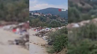 Bolu'da İki Köyü Ayıran Yolun Kenarları Çöple Dolduruldu!