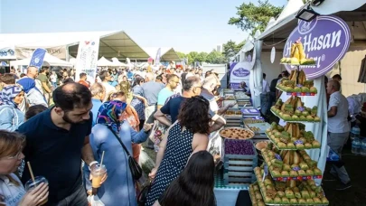 Bursa Gastronomi Festivali'nde neler oldu ? 700 kişi aynı tabaktan iskender mi yedi?