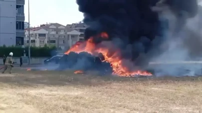 Bursa'da Can Sıkan Yangın: Halı Saha Ekipmanları Kül Oldu