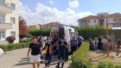Bursa'da Mutfak Yangını: İki Çocuğun Arasında Dört Kişi Dumandan Etkilendi