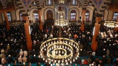 Cuma namazı saati 11 Eylül 2026 (Diyanet İl İl Vakitler) | Bu hafta Cuma namazı saat kaçta, öğle ezanı kaçta okunacak? İstanbul, Ankara, İzmir Cuma saati ve namazın kılınışı