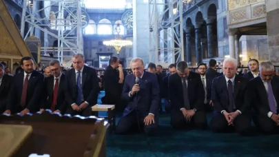 Cumhurbaşkanı Erdoğan, Rize’deki Cuma Namazı’na Katıldı