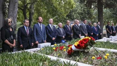 Galatasaray'ın unutulmaz efsanesi Metin Oktay, kabri başında anıldı