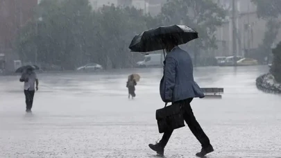 Hafta sonu hava nasıl olacak? Sıcaklıklar düşüyor, pazar günü sağanak yağış geliyor