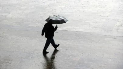 Hafta sonu meteorolojiden 4 kente sarı kodlu uyarı: Sağanak ve fırtına geliyor