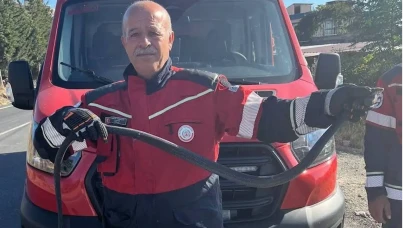 Hatay Samandağ’da bahçeye giren bir buçuk metrelik yılan yakalandı