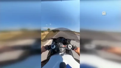 Hatay'da trafiği tehlikeye düşüren motosikletlinin ehliyetine el konuldu