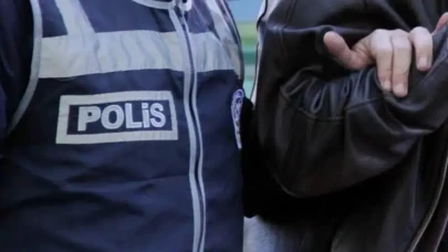 İzmir'de FETÖ operasyonu : 21 şüpheli gözaltına alındı