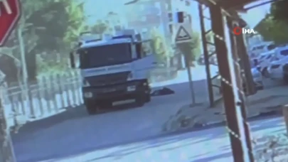 Çöp Kamyonundan Düşen İki İşçi Hastaneye Kaldırıldı