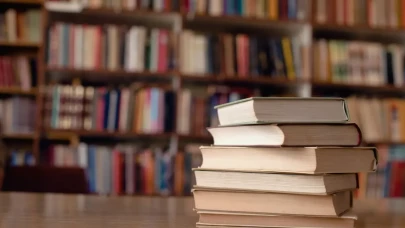 Kitap okumanın bilinmeyen faydası: Alzheimer riskini azaltıyor