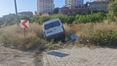 Malatya’da minibüs kazası : 2 kişi yaralandı