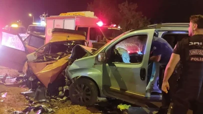 Muğla'da Trafik Kazası: Kamyonet ile Otomobil Çarpıştı, 1 Kişi Hayatını Kaybetti, 2 Kişi Yaralandı