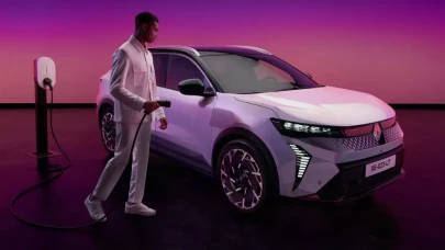 Renault Scenic E-Tech'te Yenilik: 642 km Menzil ve Google Gemini Entegrasyonu!