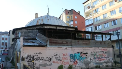 Sivas'ın 17. Yüzyıldan Kalma Tarihi Mirası Çürümeye Terk Edildi: Geleceği Tehlikede!