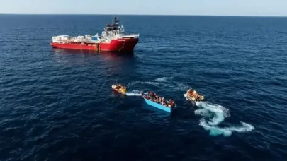 Yunanistan Açıklarında Göçmen Teknesi Alabora Oldu: 1 Kişi Hayatını Kaybetti, 25 Kayıp!