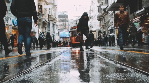Meteoroloji'den uyarı: Yağışlar için tedbir alın, ulaşımda aksama olabilir!