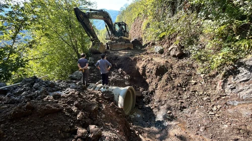 Şalpazarı'nda Yol Bakım ve Altyapı Çalışmaları Hızla Devam Ediyor