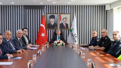 Artvin'de Trafik Levhaları Sadeleştiriliyor, Güvenlik Artırılıyor