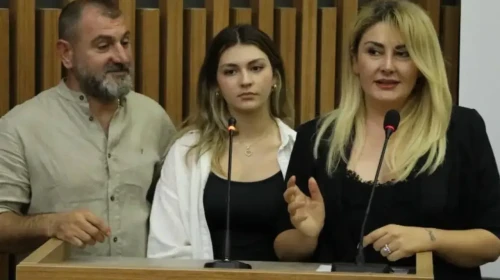 Burcu Atik kimdir? YouTube Atik Ailesi yılda kaç para kazanıyor?