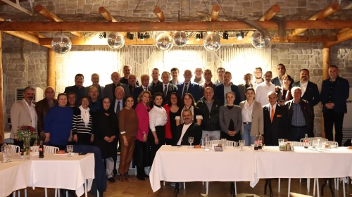 CHP Trabzon, geçmiş dönem yöneticilerine teşekkür yemeği düzenledi