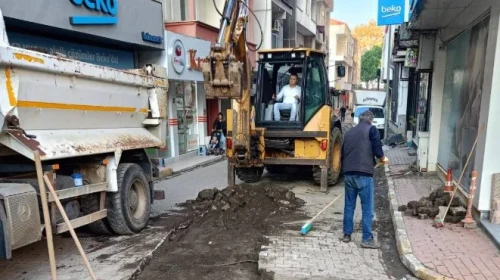 Beşikdüzü'nde doğalgaz sonrası yol onarımları hızla devam ediyor, konfor artıyor
