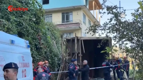 Çayeli'nde devrilen serenderin altında 2 kişi kaldı, 1 ölü 1 yaralı var