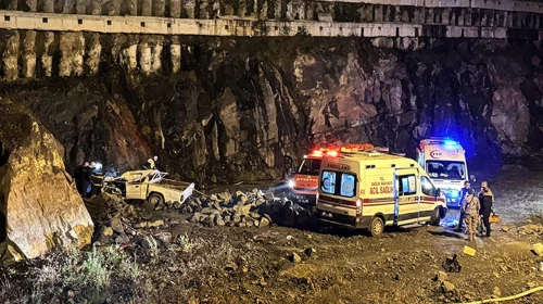 Rize’de boşluğa düşen kamyonetin sürücüsü hayatını kaybetti