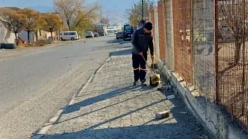 Oltu Belediyesi, şehri temiz tutmak için çalışmalarına kararlılıkla devam ediyor
