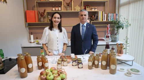 Yomra Belediye Başkanı Bıyık, Natuva firmasını ziyaret etti, girişimci Kargı'yı tebrik etti