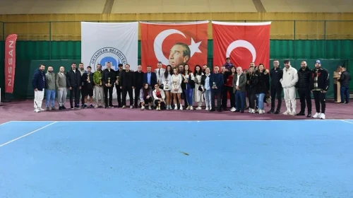 Ortahisar'da Cumhuriyet Bayramı Tenis Turnuvası coşkuyla gerçekleştirildi