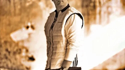 Uğur R. Kopuz kimdir?