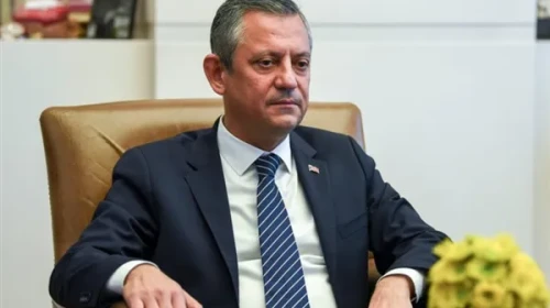 CHP Lideri Özgür Özel, İstanbul Maratonu'nda koşarken eğitimde eşitlik mesajı verdi