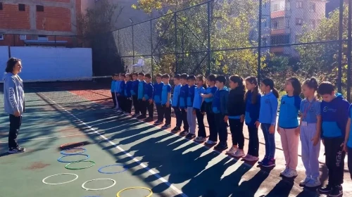 Hopa'da Öğrencilere Tenis Eğitimi: Genç Sporcular Yetişiyor!