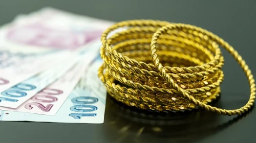 Altın sert yükseldi! Tüm gözler ortaya çevrildi