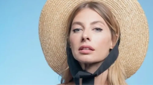 Tuba Ünsal: Oyunculuk Kariyeri, Yaşı ve Hayatı Hakkında Merak Edilenler