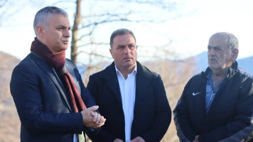 Yomra Belediye Başkanı Bıyık, taş ocağına karşı mahalle halkının kaygılarını dinledi