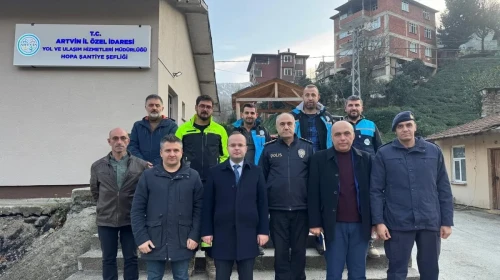 Hopa Kaymakamı Arslantürk, kış tedbirleri için şantiyeleri ziyaret etti