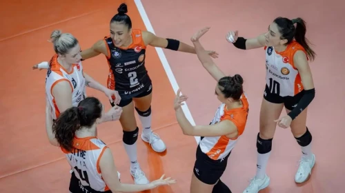 Eczacıbaşı zaferi: Galatasaray'ı set kaybıyla mağlup etti!