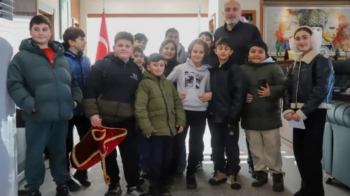 Hopa Çocuk Meclisi'nden Belediye'ye Ziyaret, Gelecek İçin Fikirler Paylaşıldı