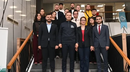 Balıkesir'de Başkan Akın, gençlerin yerel yönetimdeki rolünü vurguladı